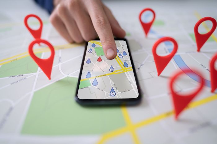 Mapa e marcador representando o serviço em missões locais